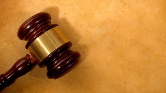 她涉嫌詐騙罪，王平聚刑事團(tuán)隊(duì)介入后成功不起訴